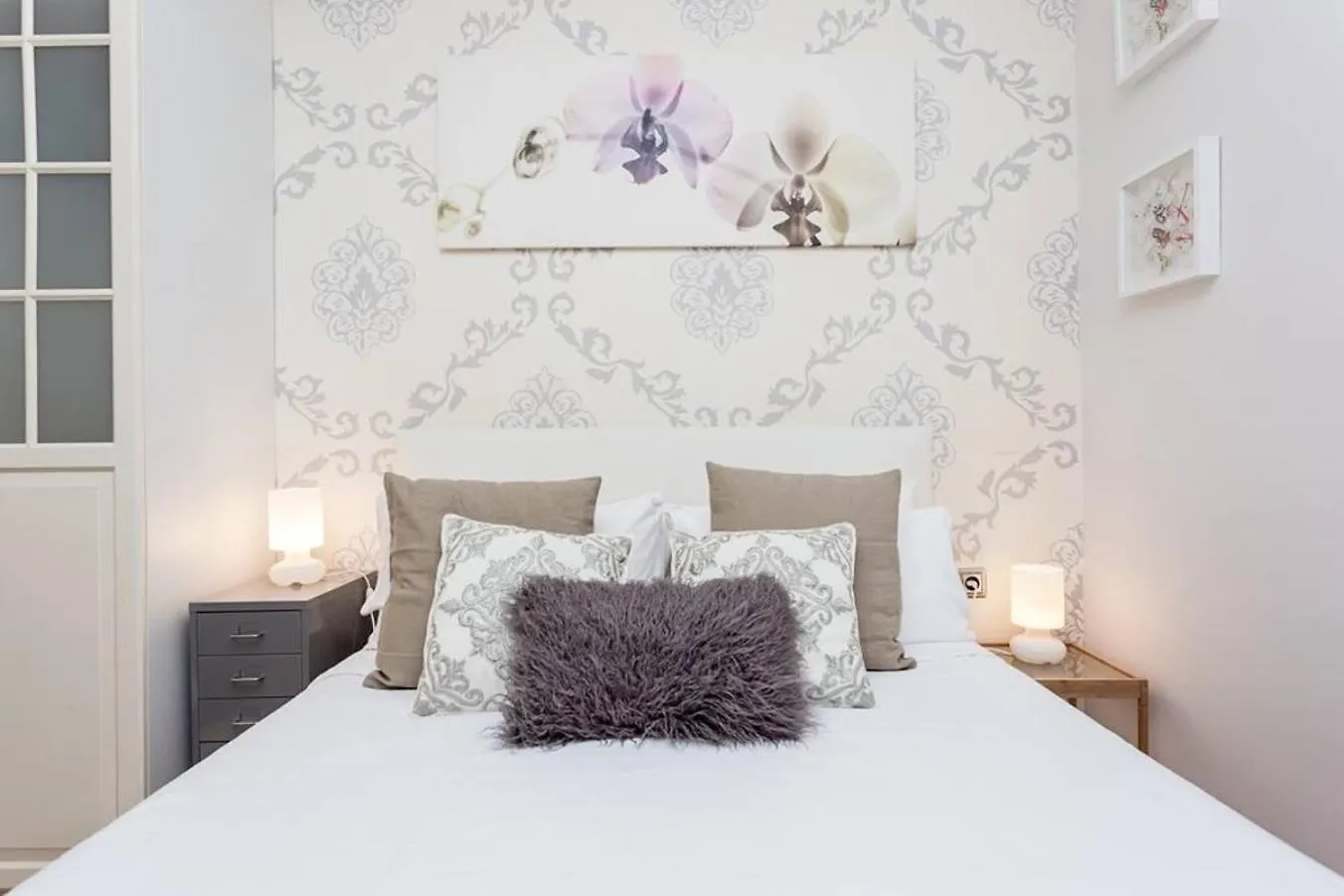 Central 2 Bedroom By Sagrada Familia Barcelona 0*,  Spain