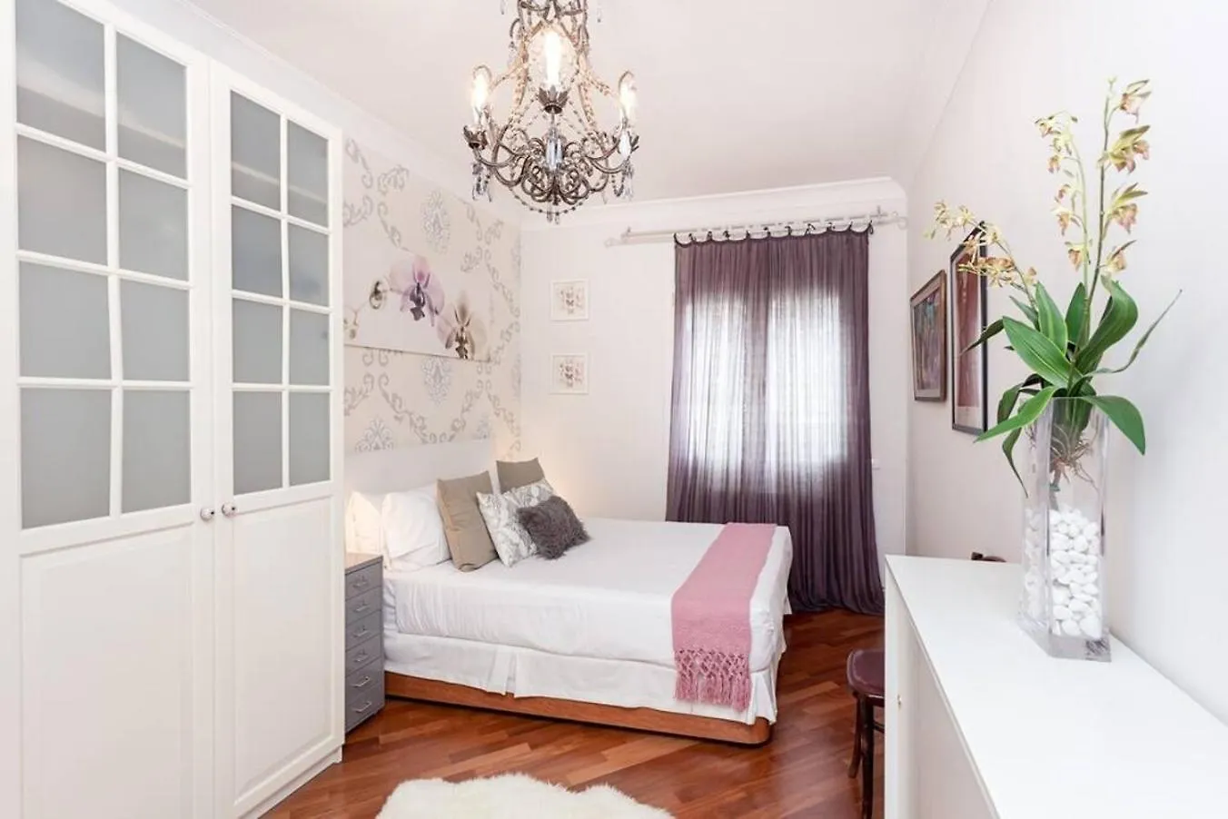 Central 2 Bedroom By Sagrada Familia Barcelona Apartment